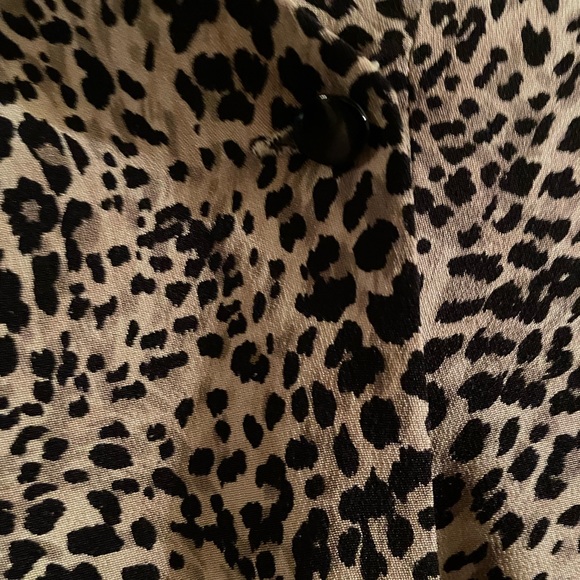 🐆 DANA BUCHMAN Designer Animal Print Boutique Blouse Women’s SZ 10 Barely Worn - Picture 3 of 13
